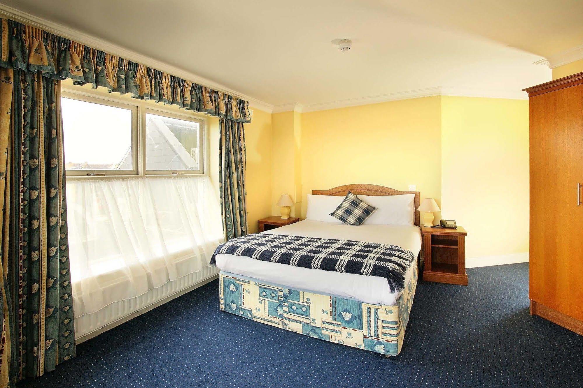 The Sands Hotel Tramore Exterior photo